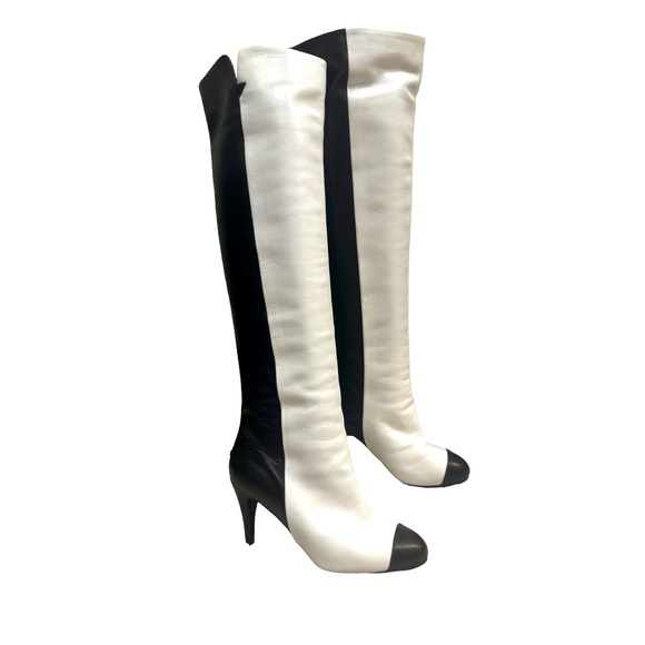 CHANEL KNEE HIGH BOOTS sz 35 black&white Lambskin. Unique - Picture 1 of 7